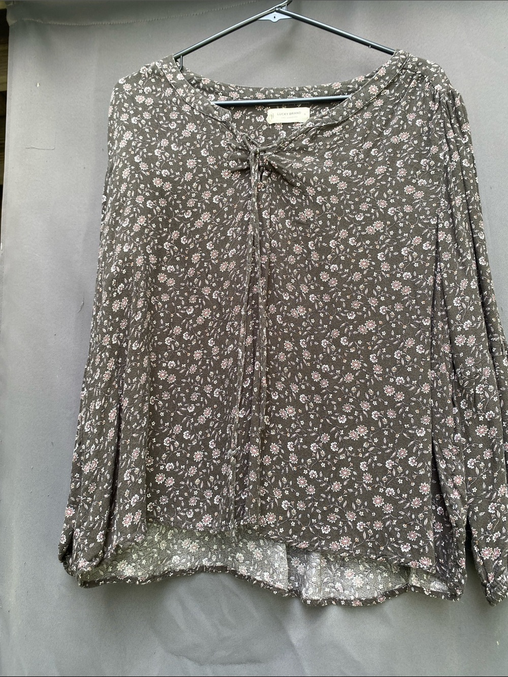 Lucky Brand Gray Floral Tie-Front Blouse with Pink Flowers